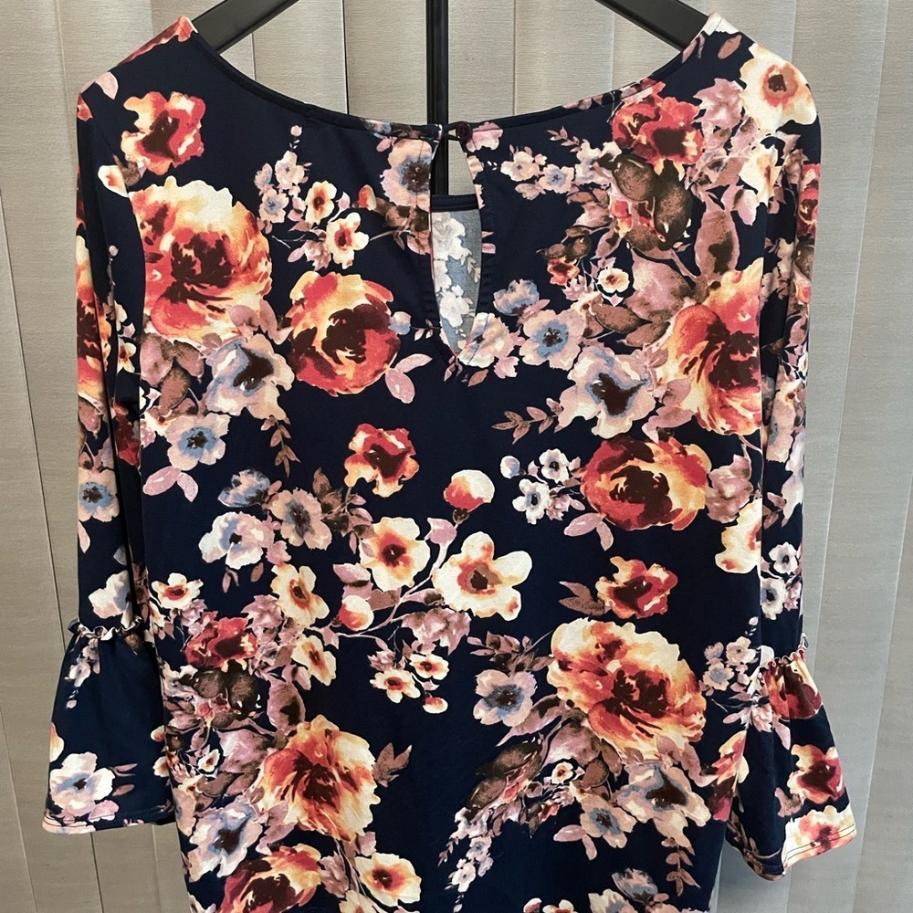 Nine Britton Navy Floral Blouse - Picture 3 of 7